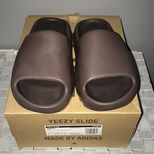 Yeezy slides size 5